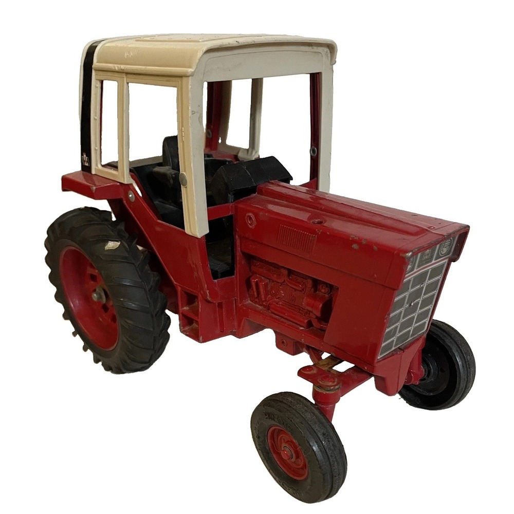 Vintage ERTL International Harvester 1586 Tractor 1/16 Die-Cast Collectibles